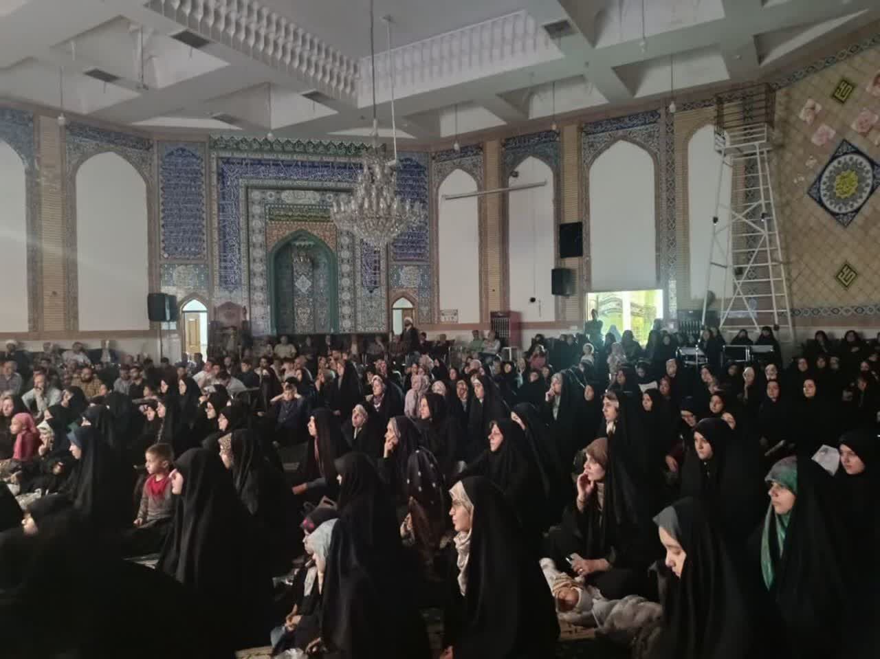 از طنین «ساحل دل» تا «پِیک پیروزی» در مساجد مشهد