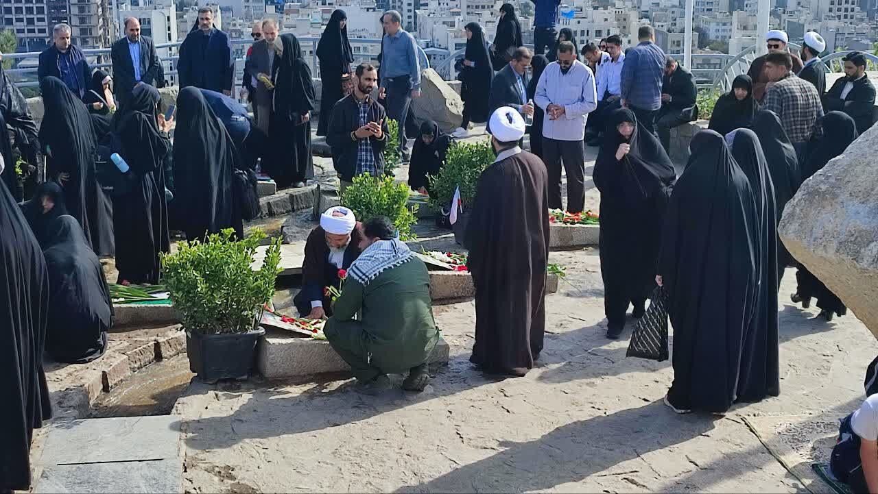 از طنین «ساحل دل» تا «پِیک پیروزی» در مساجد مشهد