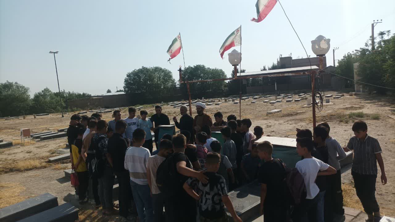 عطر شهادت در مساجد ارومیه پیچید/ سنگرداران ترویج فرهنگ ایثار در هفته دفاع مقدس