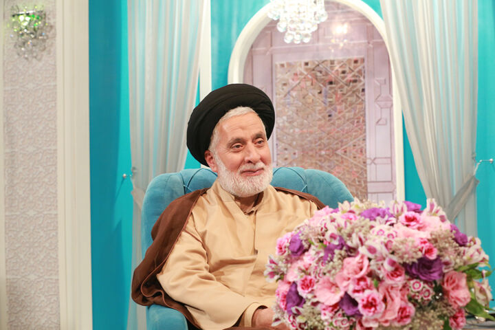امام جماعت و امنای مساجد باید ارتباط منظم با مدارس اطراف داشته باشند