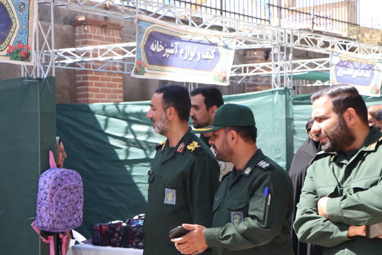 نمایشگاه فرهنگی خاک عشق در دلیجان گشایش یافت