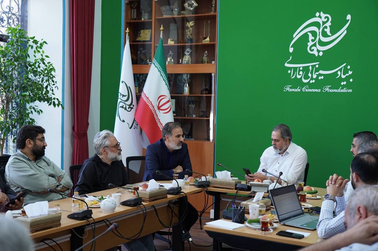 جشنواره باید بهانه‌ای برای ایجاد فضایی شاد در شرایط امروز باشد