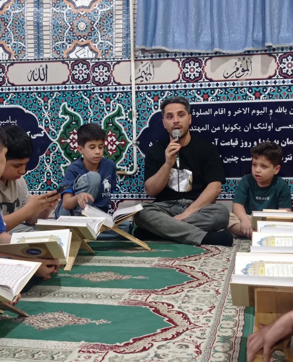 برگزاری کلاس روخوانی و قرائت قرآن کریم در مسجد قمربنی هاشم(ع) گیلانغرب