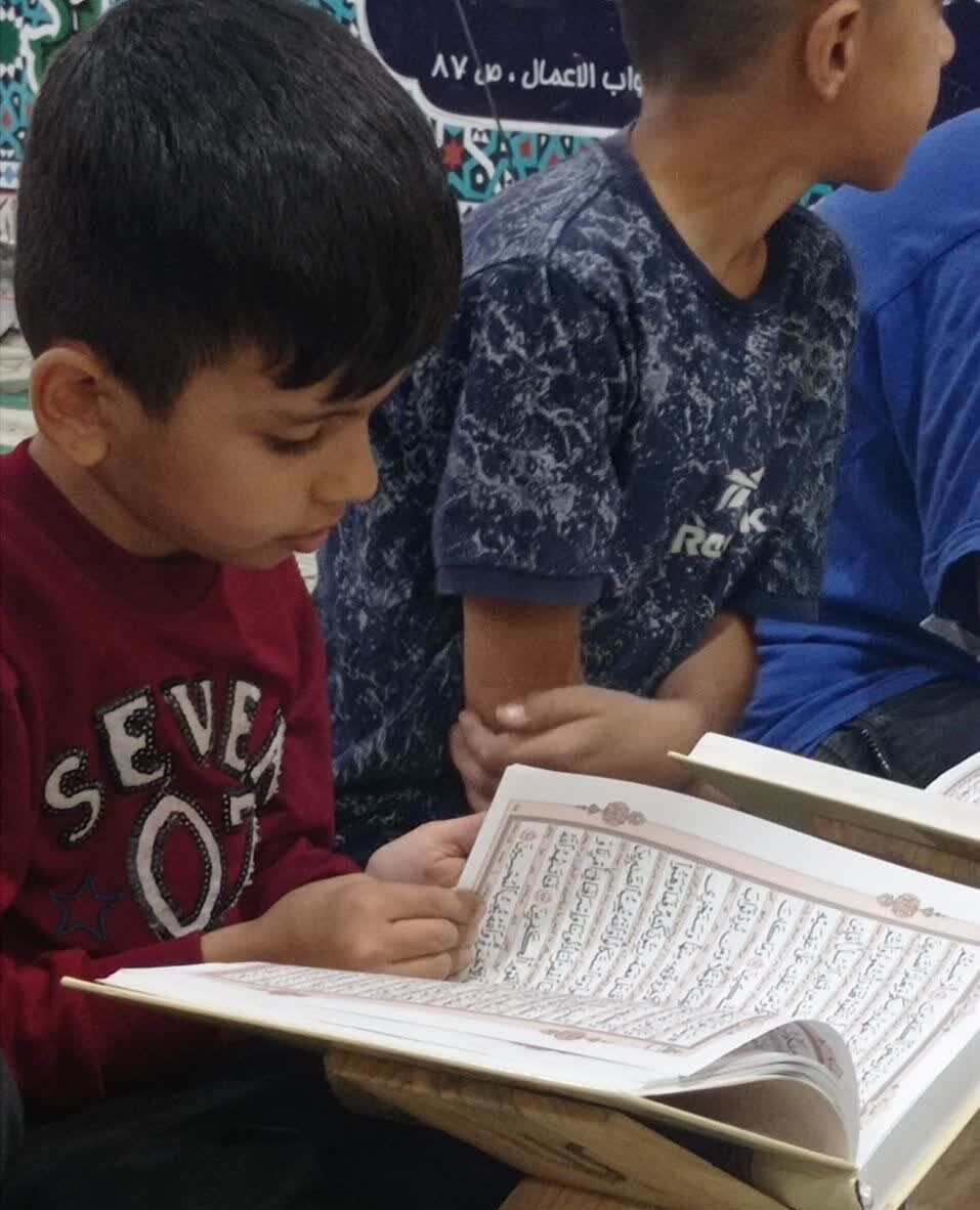 برگزاری کلاس روخوانی و قرائت قرآن کریم در مسجد قمربنی هاشم(ع) گیلانغرب