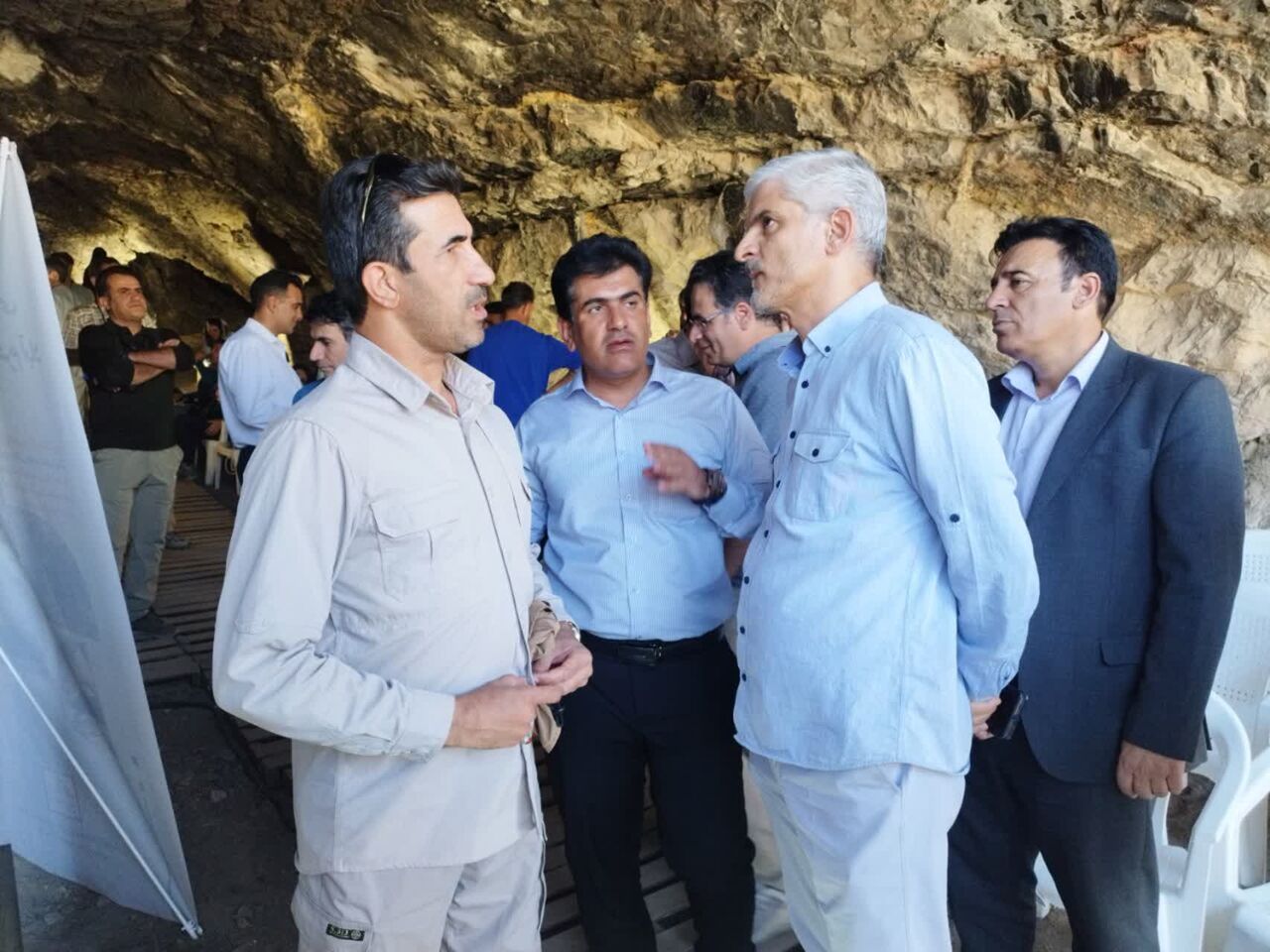 فم تور آشناسازی راهنمایان گردشگری با دره پیش از تاریخ خرمآباد برگزار شد