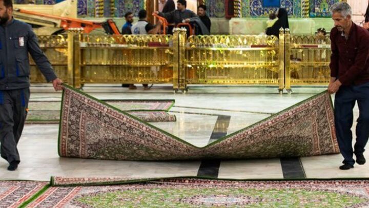 فرش‌های آبی حرم امام حسین(ع) به رنگ سبز شد