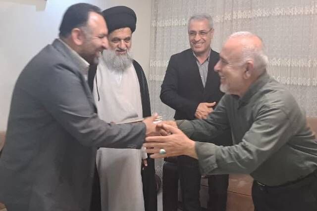 دیدار مسئولان فرهنگی گلستان با جانباز دفاع مقدس؛ پیام ایثار و مقاومت برای نسل امروز
