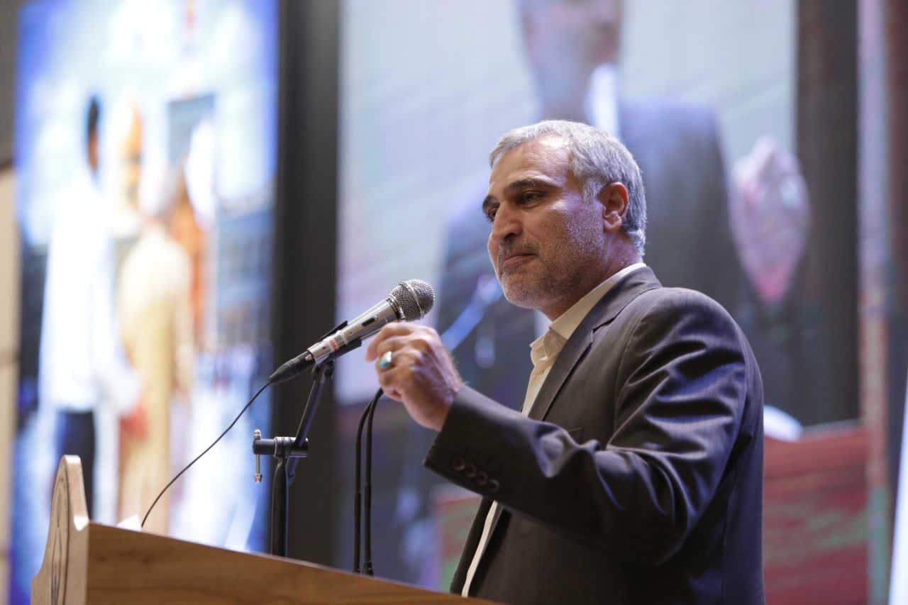 تکریم ۱۰۵۰ سالمند در جوار امام مهربانی‌ها