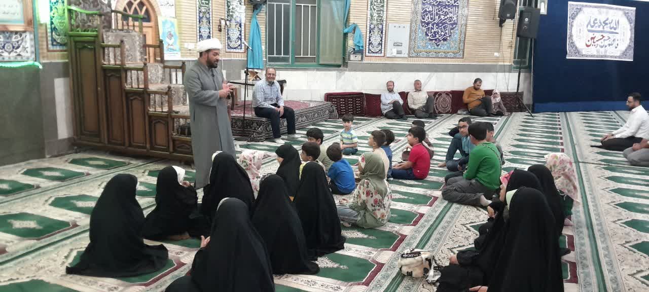 «شب شاد کودک و نوجوان» با حضور چهرههای فرهنگی در مسجد چهارده معصوم برگزار شد