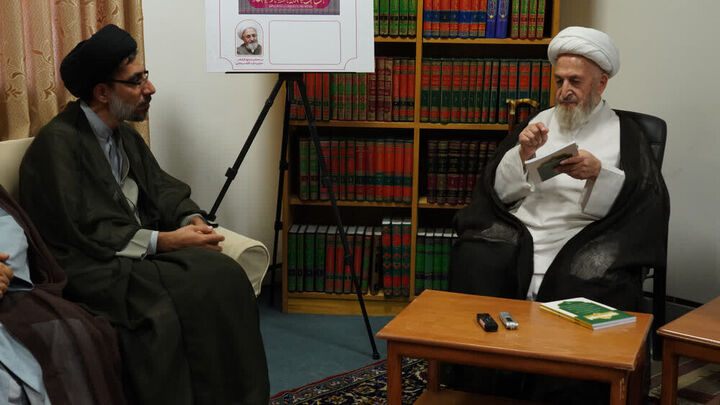 آیت الله العظمی سبحانی: اثر و برکت پژوهش‌های گروهی بهتر از فردی است