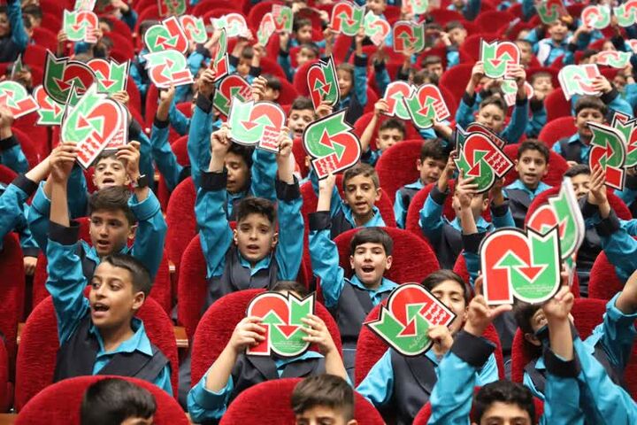 دانش آموزان اصفهانی مفاهیم ایمنی ترافیک را می‌آموزند