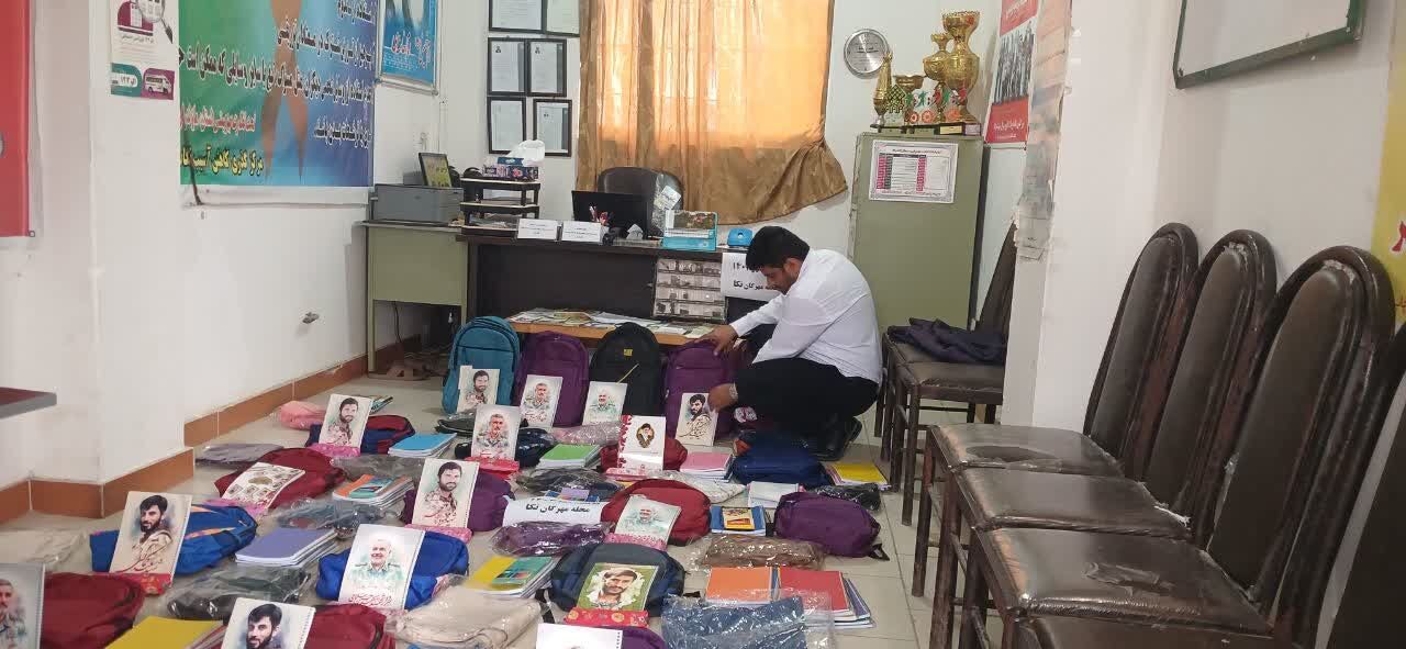 مشق مهربانی بچه های مسجد امام جعفرصادق(ع) نکا در آغاز سال تحصیلی