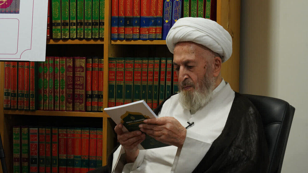 آیت الله العظمی سبحانی: اثر و برکت پژوهشهای گروهی بهتر از فردی است