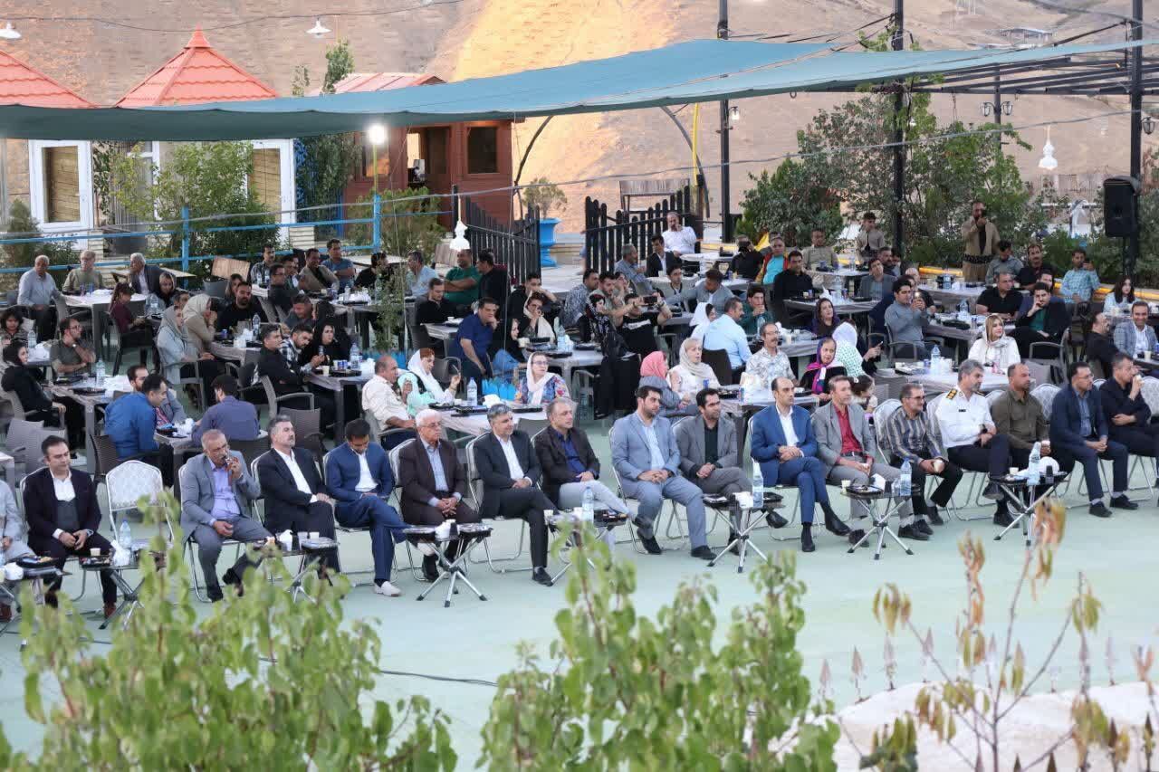 گردشگری محور توسعه/ جاذبههای کردستان ظرفیت ماندگاری گردشگر را دارند