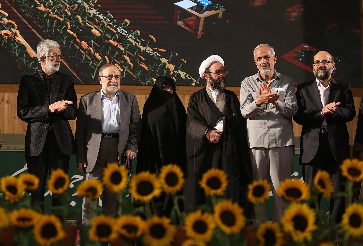 تجلیل از سه دهه دانشنامه نگاری حسن طارمی راد/ روایت ۵۰ سال آشنایی حداد عادل