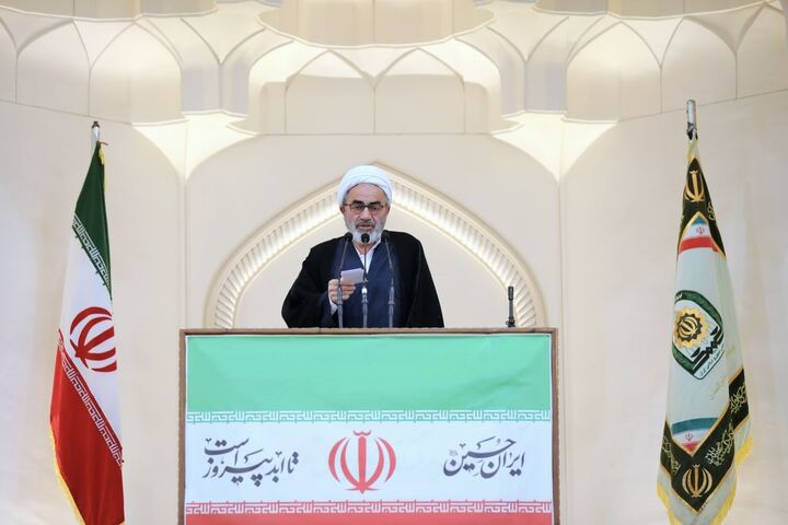 تقوا آرامش دنیا و آخرت/ مومنان شجاع از تهدیدات دشمن نمی‌ترسند