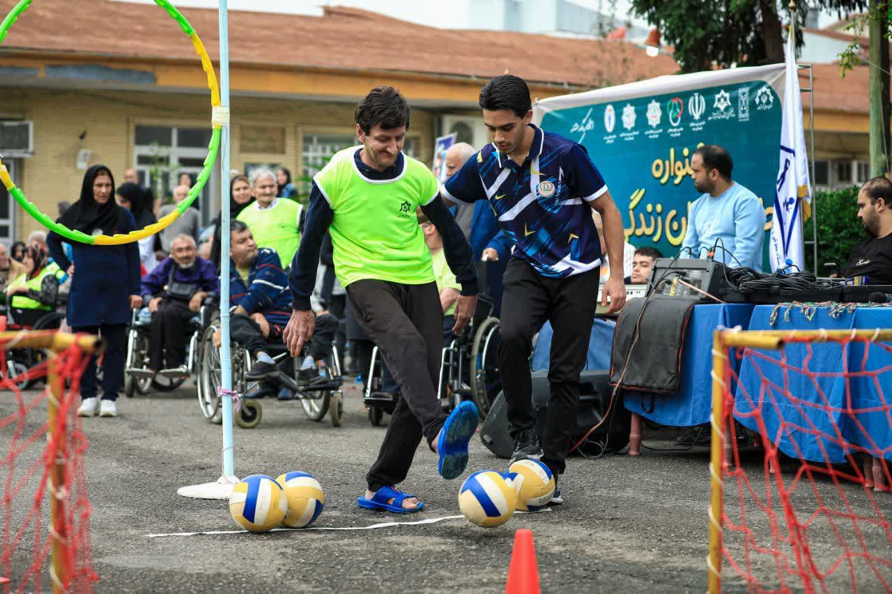 جشنواره طلایهداران زندگی در رشت برگزار شد