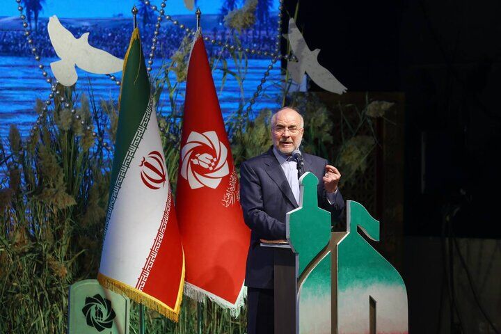 شهدا تجلی منطق عزت هستند