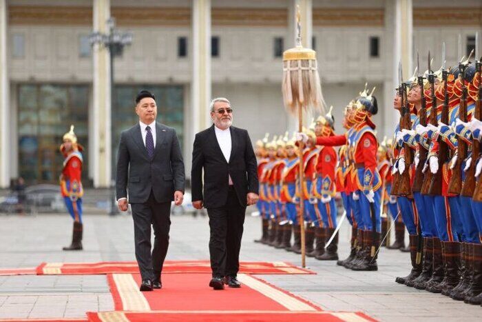 دیدار سفیر ایران در چین با رئیسجمهور مغولستان
