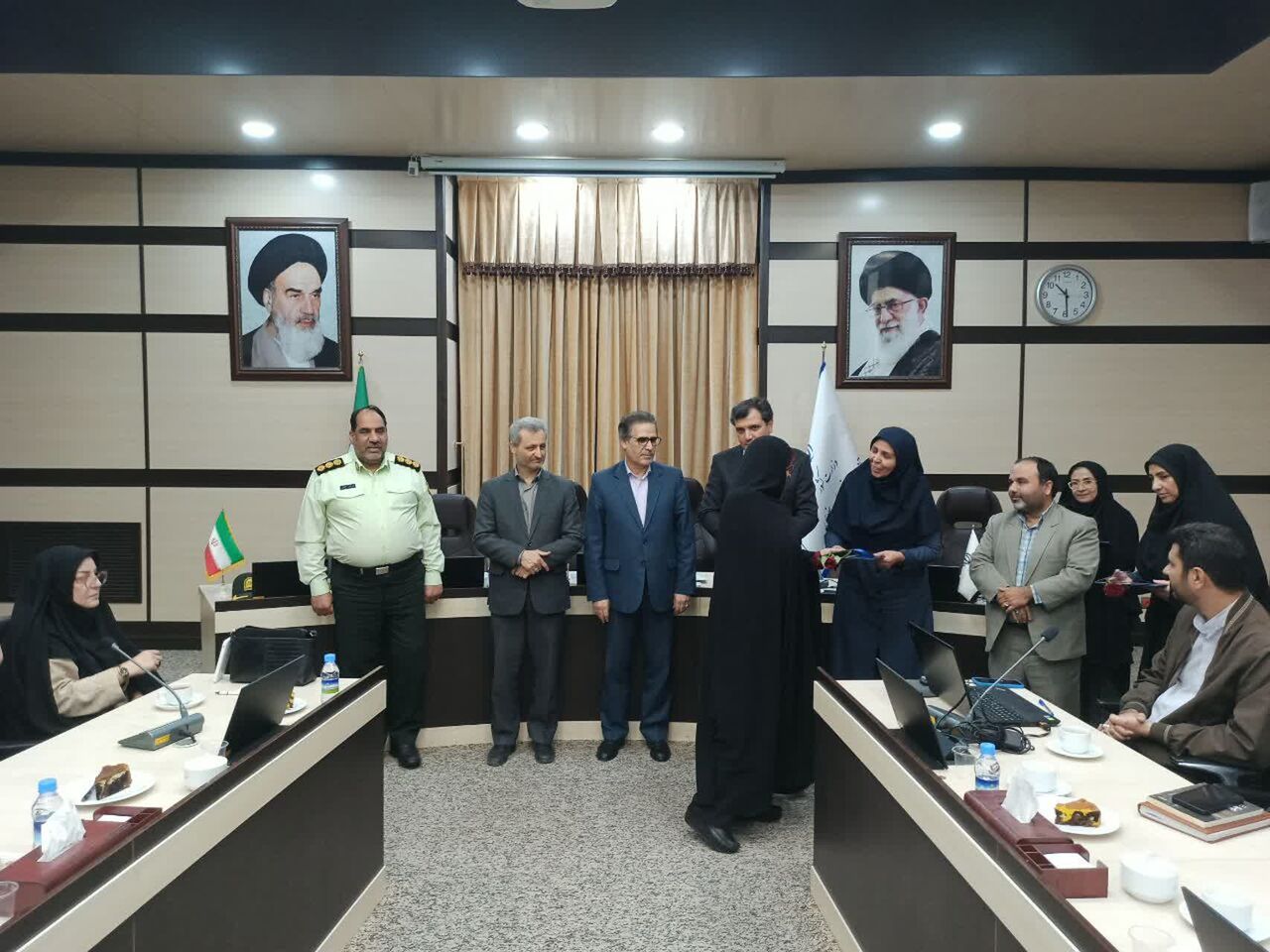 مساجد و تشکل‌های مردمی راه‌حل معضل اعتیاد هستند