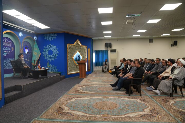 نماز اول وقت و جماعت، معیار بندگی و نزدیکی به خداست