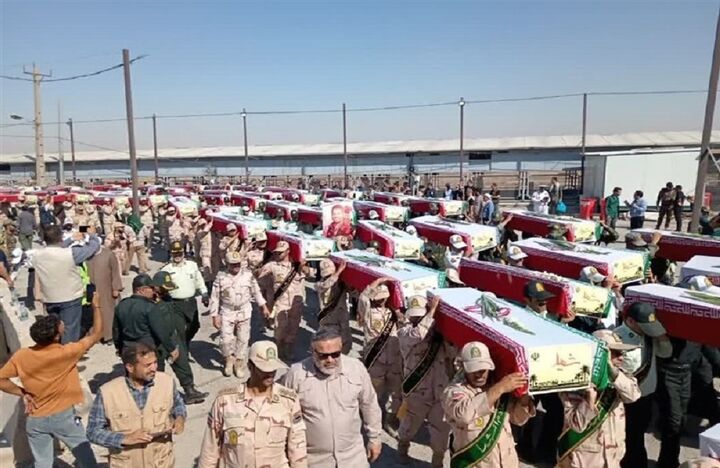 ورود پیکرهای مطهر ۴۴ شهید تازه تفحص‌شده به کشور