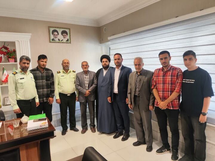 اعضای کانون‌ سید احمد خمینی از زحمات نیروی انتظامی قدردانی کردند