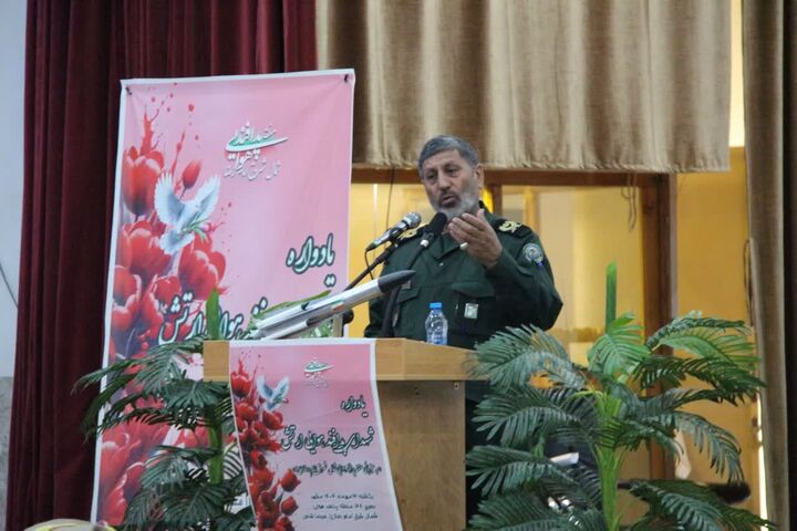 رهبری در جنگ ۱۲ روزه چهره یک امام علم به دوش را نشان داد