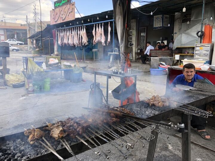 مهدیآباد ایلام؛ دهکده کبابیها