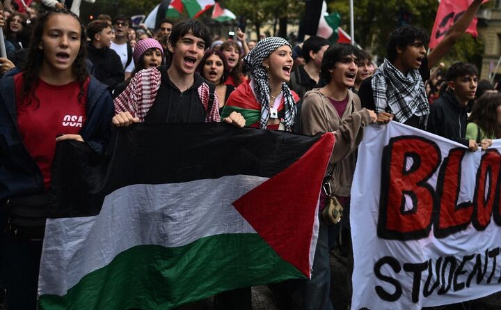 تخریب فروشگاه‌های زنجیره‌ای حامی اسرائیل در بارسلونا