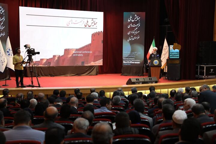 سرمایه‌گذار با ایجاد اشتغال، تولید و قدرت اقتصادی، کشور را در عرصه‌های مختلف توانمند کند