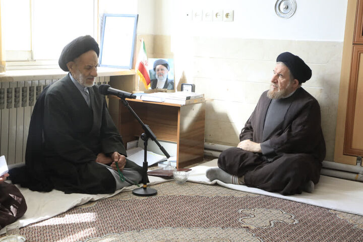 راه‌حل مشکلات اقتصادی، اعتماد به مردم است