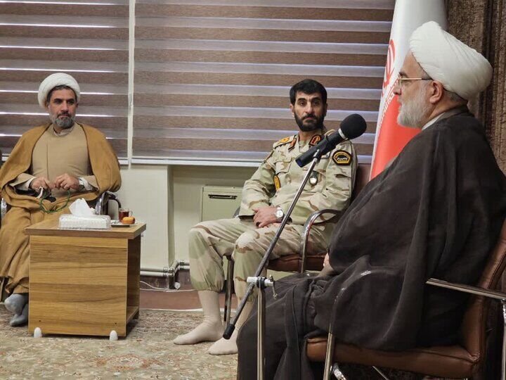 ضرورت مدارا و رفتار کریمانه مأموران مرزبانی با مرزنشینان