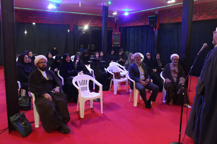 کارگاه آموزشی معارف نماز ویژه بانوان استان مرکزی برگزار شد