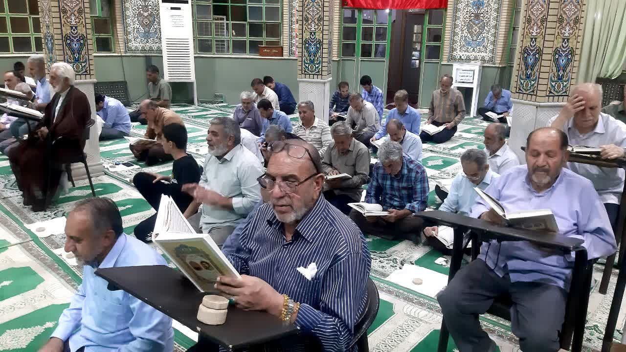 حضور مردم در محافل انس با قرآن نشان از اشتیاق جامعه به معارف قرآنی است