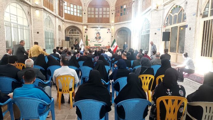 آبروی بازار؛ یادبود شهدای اصناف و شهید "اصغر عسگری" در اراک برگزار شد