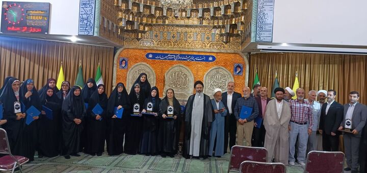 برگزیدگان جشنواره فرهنگی هنری «میقات» تجلیل شدند