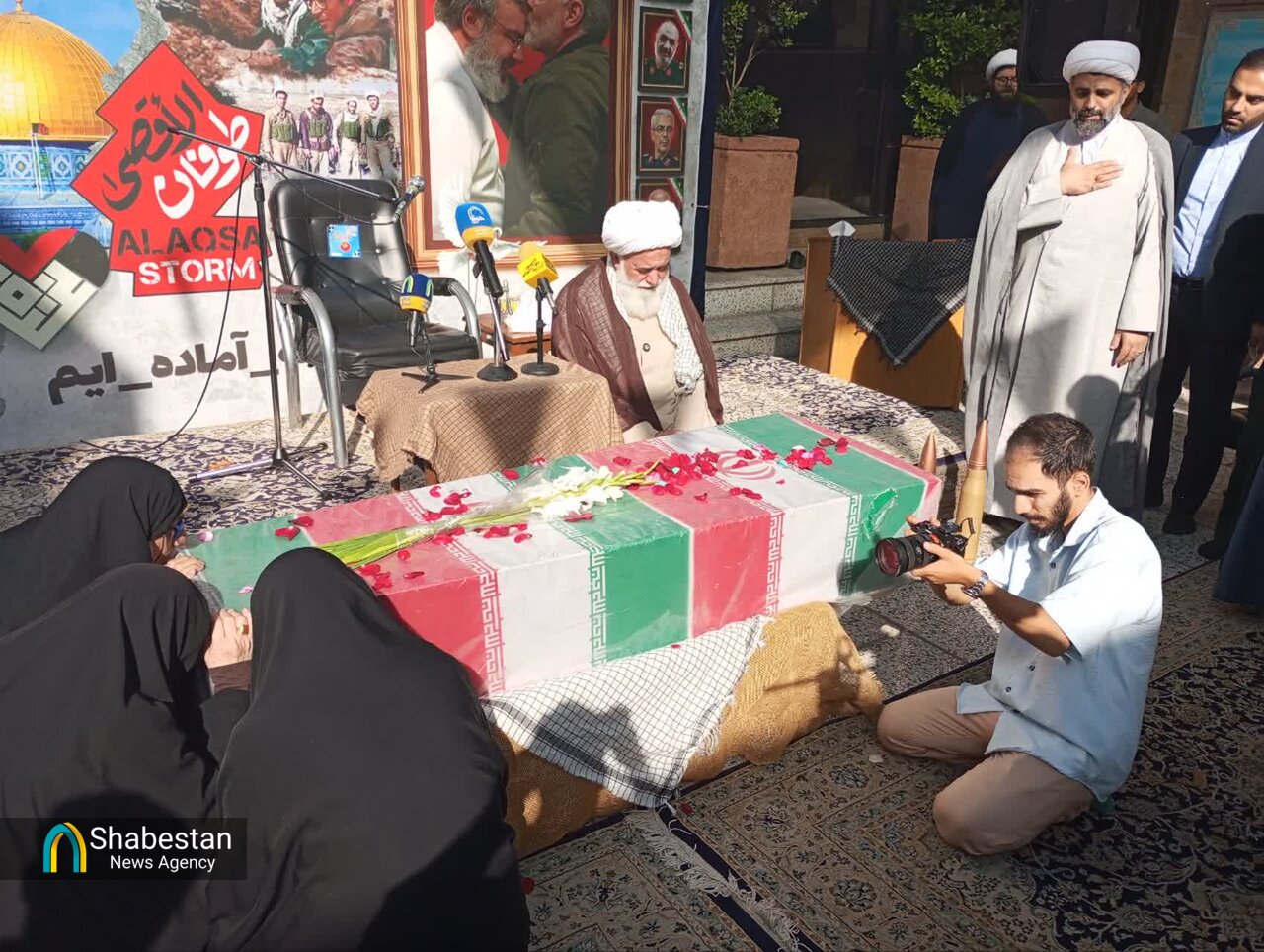جهاد جامعه را تغییر داد و حتی ضدانقلابها را به میدان دفاع از وطن آورد