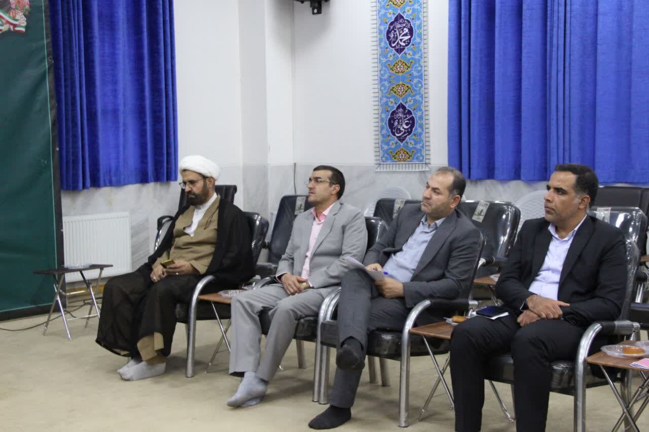 تأکید نماینده ولی‌فقیه در لرستان بر تقویت فعالیت‌های فرهنگی و اجتماعی در مساجد