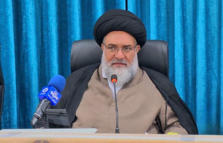 انس با قرآن و نماز، زیربنای موفقیت نظام تعلیم و تربیت است