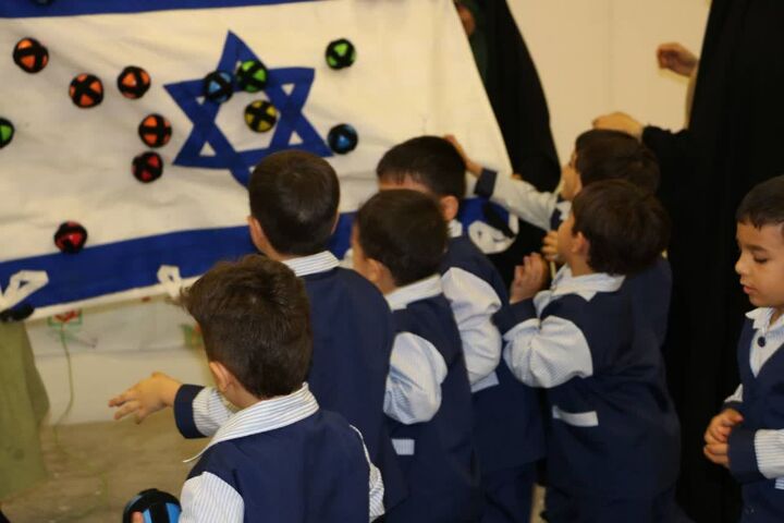 کودکان در موزه ملی انقلاب اسلامی و دفاع مقدس به «سرزمین شجاعت» سفر کردند