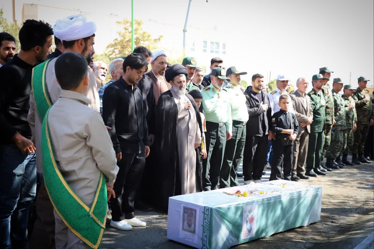 پیکر جانباز ۷۰ درصد شهید «احمد جدیدی گیلی» در اراک تشییع و به خاک سپرده شد