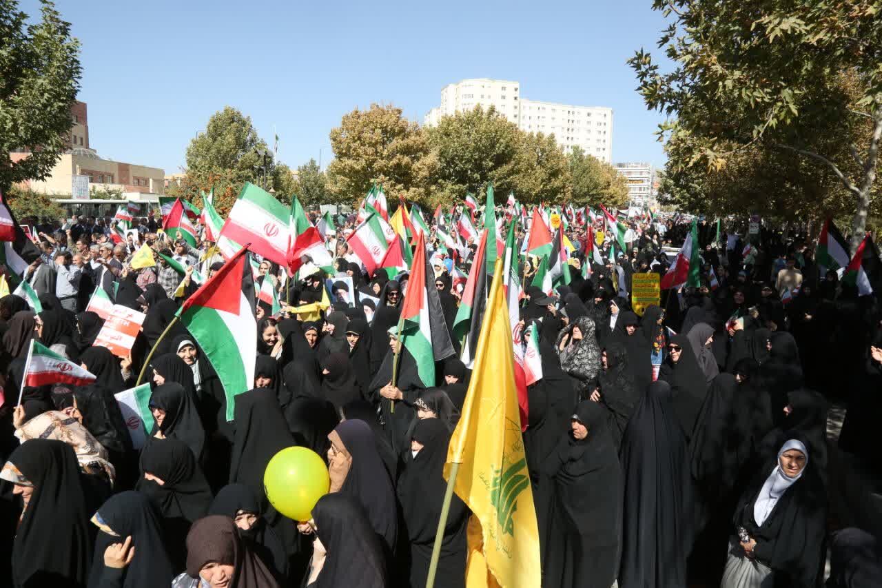 حضور حماسی زنجانی‌ها در راهپیمایی «بشارت نصر»  