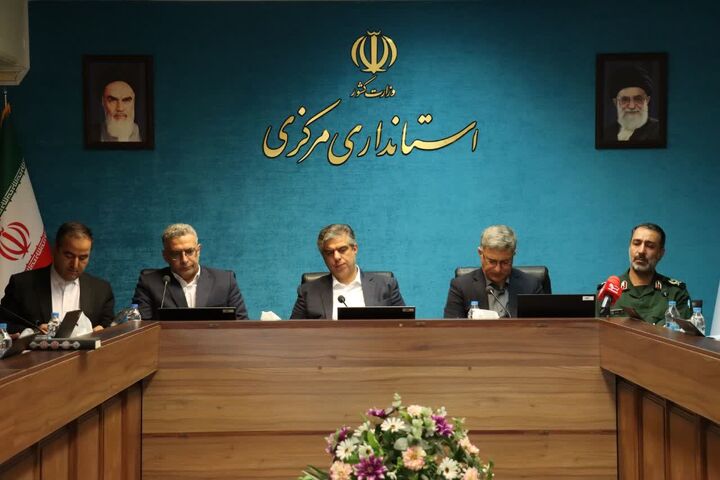 کنگره "آفتاب امید" برای ۶۲۰۰ شهید استان مرکزی کلید خورد/ دانش‌آموزان، پیشقراولان ترویج فرهنگ شهادت