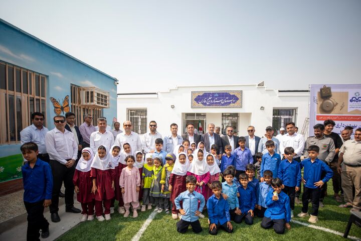بهره برداری از مدرسه نفت ستاره خلیج فارس مجهز به پنل خورشیدی در روستای مغ احمد بندرعباس