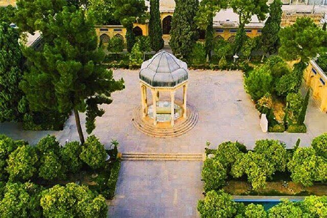 بازدید رایگان از آرامگاه حافظ به مناسبت یادروز استاد سخن