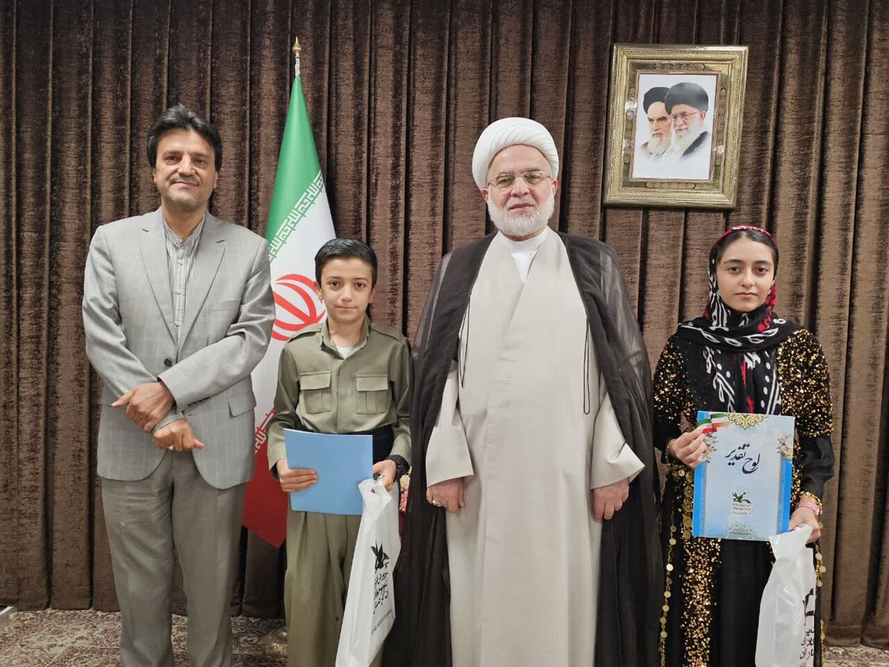 ضرورت پرورش فکری و اخلاقی نسل جوان از دوران کودکی