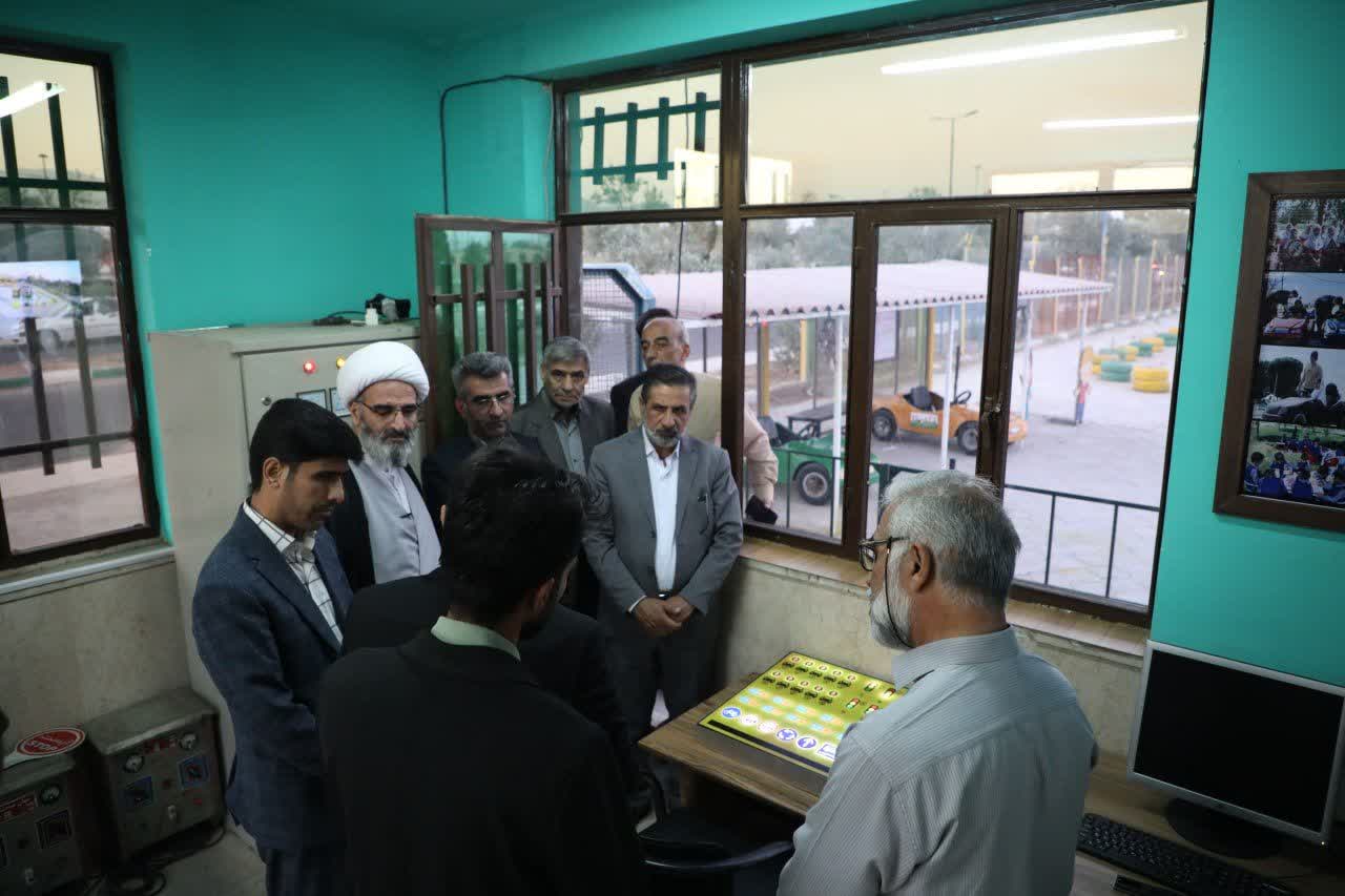 عشق؛ کلید دستیابی به اوج بندگی و عامل خروج از حیرت و سردرگمی است