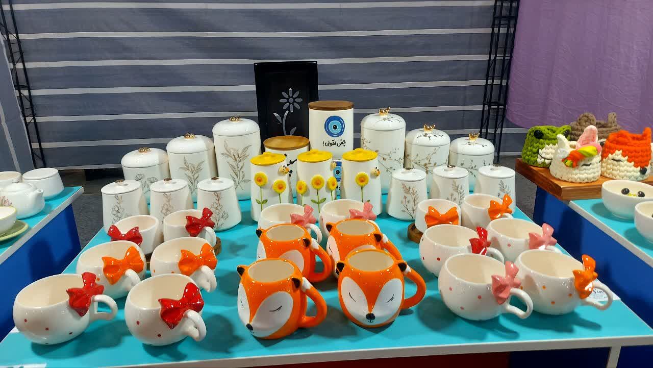 کارآفرینی با دستان خلاق؛ بانوی بیرجندی خاک را به هنر تبدیل کرد