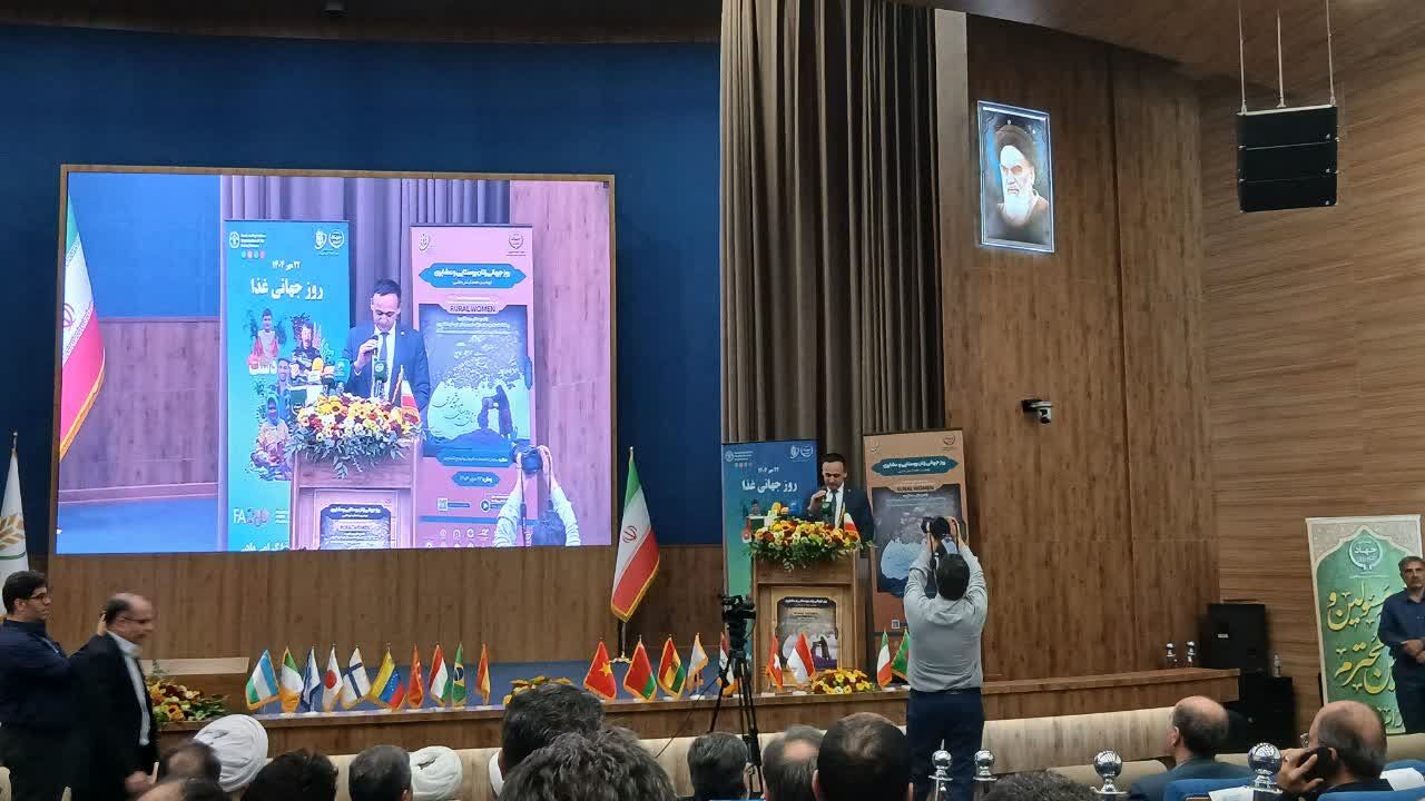 زنان روستایی قهرمانان و سربازان گمنام امنیت غذایی کشورند/تعاونیهای زنان روستایی و عشایر باید حمایت شوند